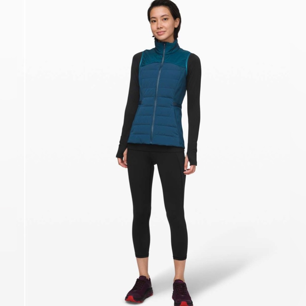 Lululemon Time to Sweat Crop 23” in Black
